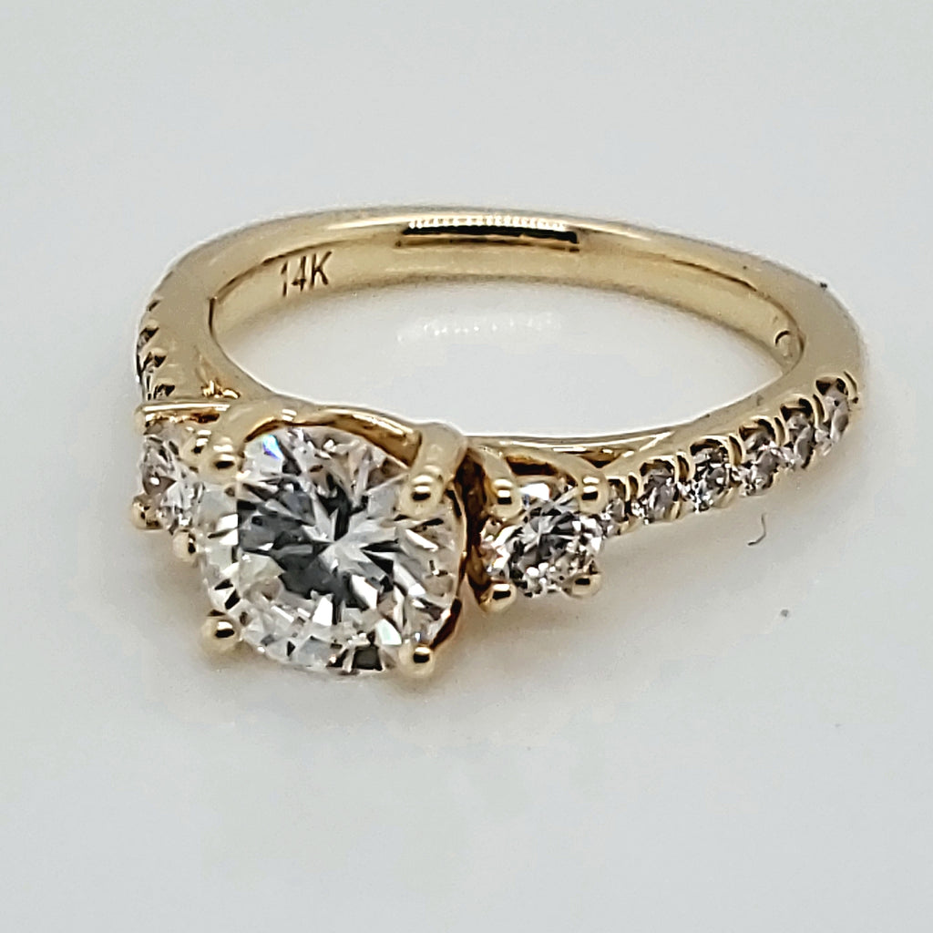 Yellow Gold Engagement Ring with 1.00ct Round Center Diamond