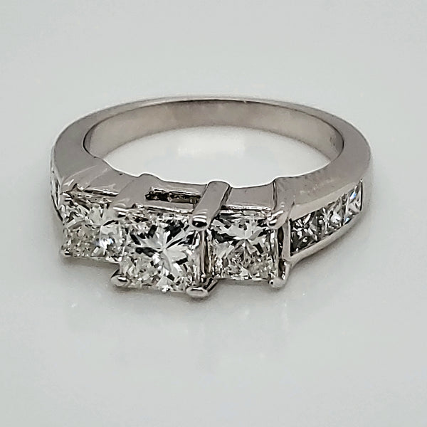 14kt White gold 2.00 Carat ttoal weight Princess cut diamond Engagement Ring