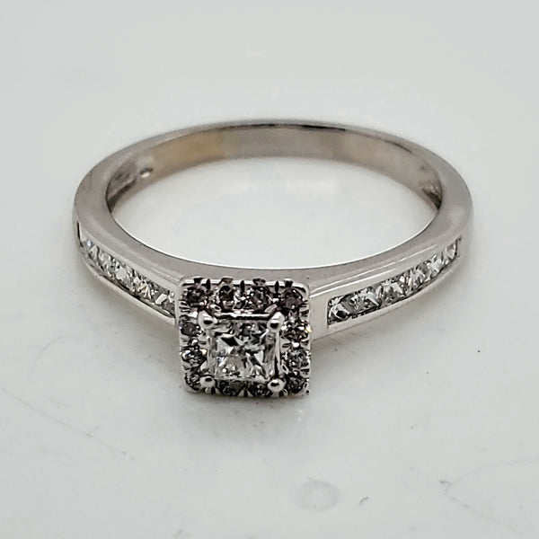 14kt White Gold Princess and Round Cut Diamond Engagement Ring