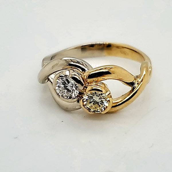 18kt Yellow and White Gold Yellow and White Diamond Ring