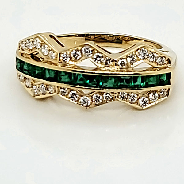 18kt yellow gold emerald & diamond ring