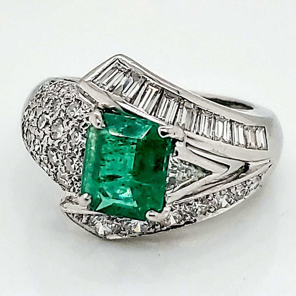 Vintage Mid-century Platinum Emerald and Diamond Ring