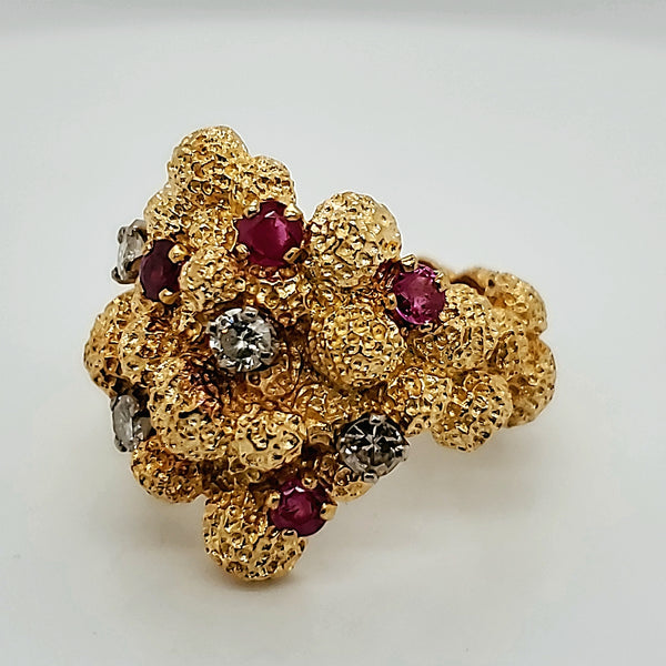 18kt Yellow gold Diamond and Ruby Ring