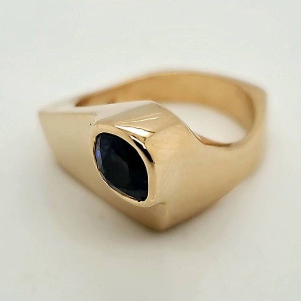 Modernist 18kt Yellow Gold Sapphire Ring