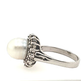 18Kt White Gold Pearl And Diamond Ring