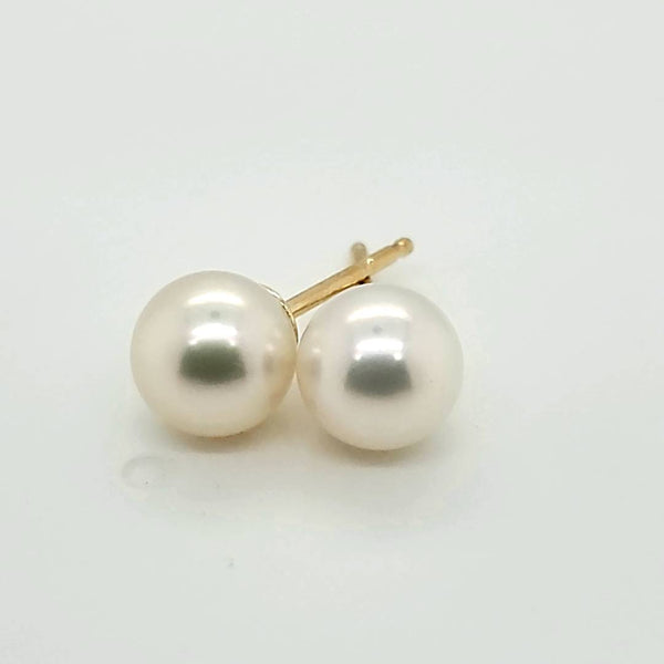 18kt Yellow Gold Mikimoto 7mm pearl stud earrings