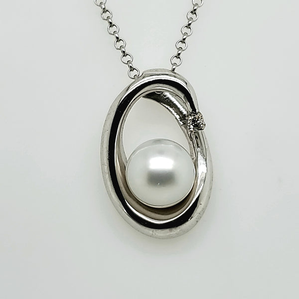 14kt White Gold South seas Pearl and Diamond Pendant