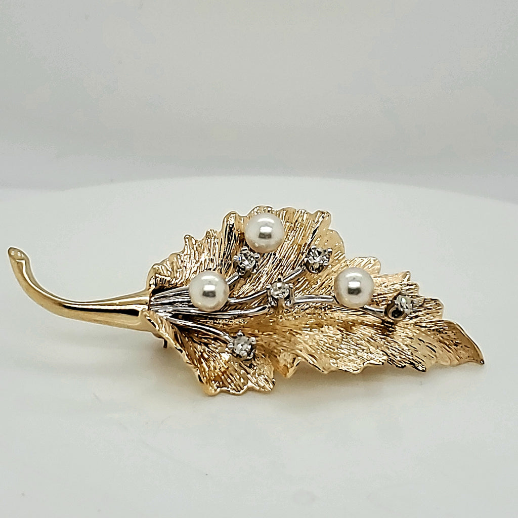 Vintage 14kt Yellow Gold Pearl and Diamond Leaf brooch