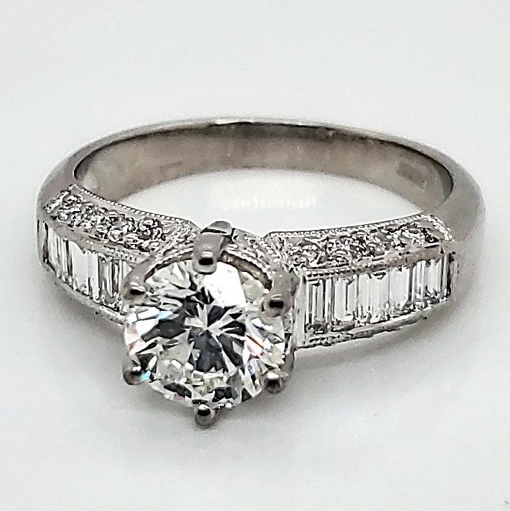 1.06 Carat Round Brilliant Cut Diamond Engagement Ring in Platinum