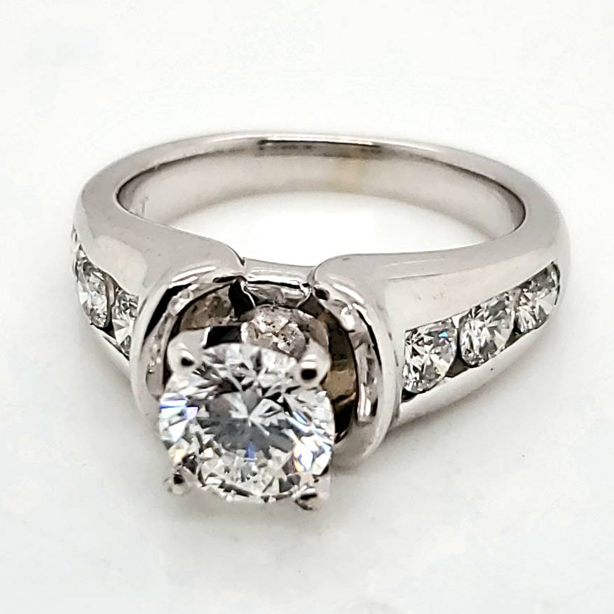 18kt White Gold 1.00 Carat Round Brilliant Cut Diamond Engagement Ring