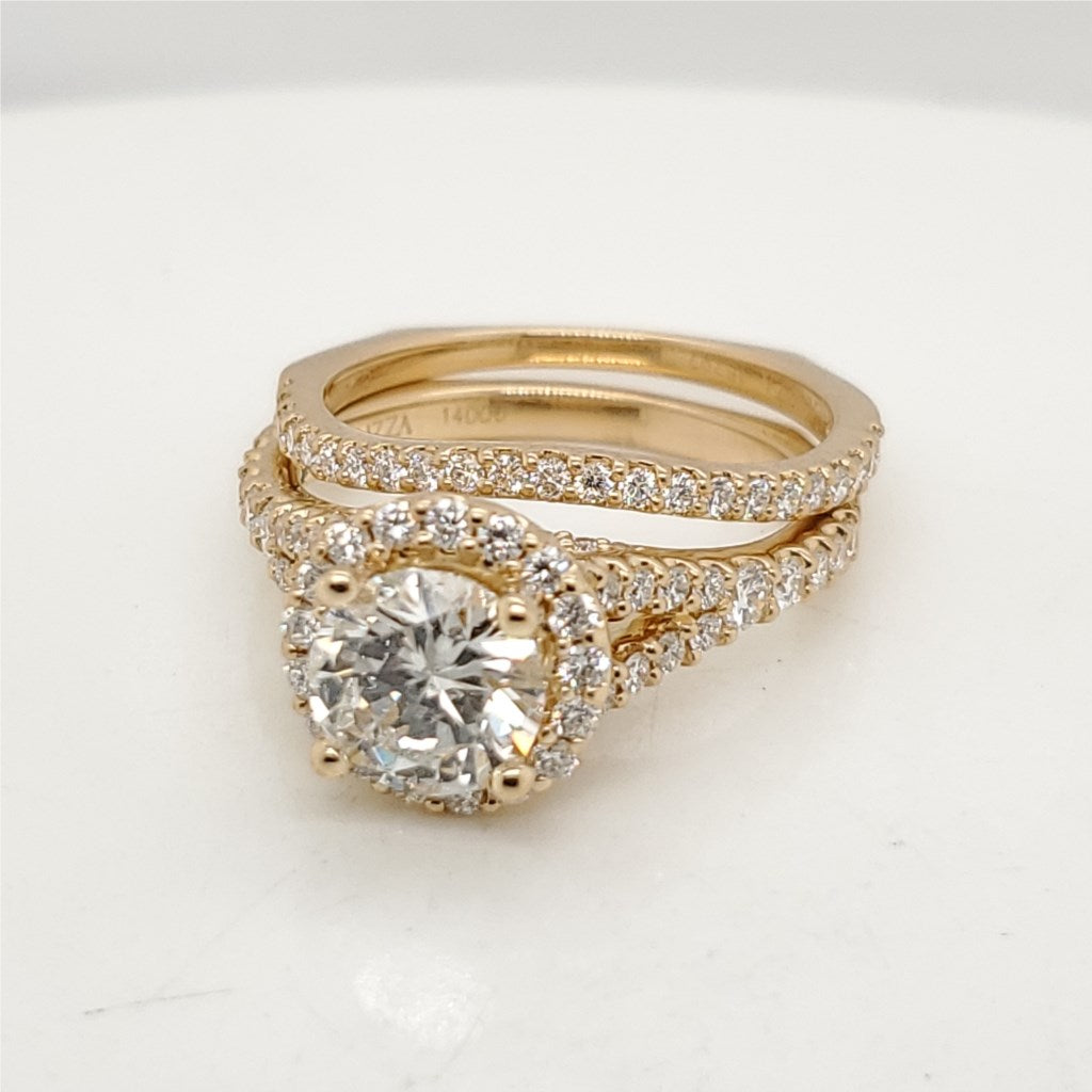 18kt Yellow Gold 1.21 Carat Round Brilliant Cut Diamond Wedding Set