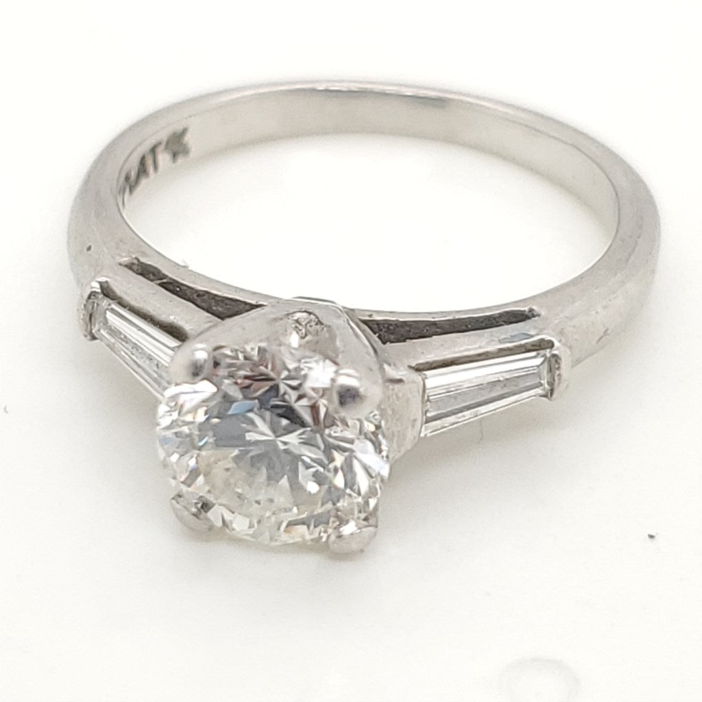 Platinum 1.07 Carat Round Brilliant Cut Diamond Engagement Ring