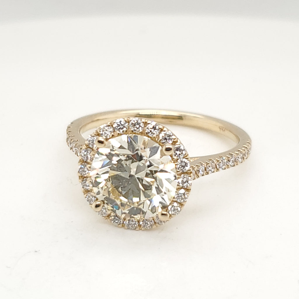 14kt Yellow Gold 2.52 Carat Round Brilliant Cut Diamond Engagement Ring