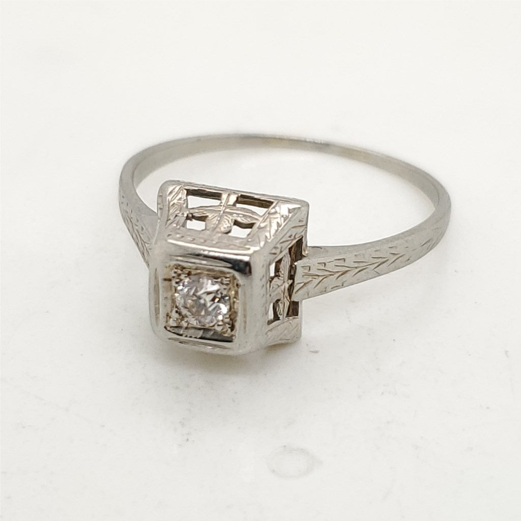 Art Deco 18Kt White Gold And Diamond Engagement Ring
