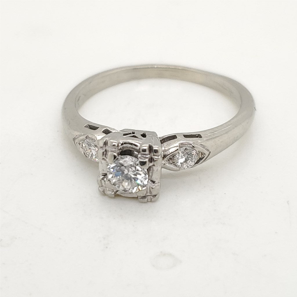 Vintage 18Kt White Gold And Diamond Engagement Ring