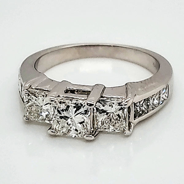 14kt White gold 2.00 Carat ttoal weight Princess cut diamond Engagement Ring