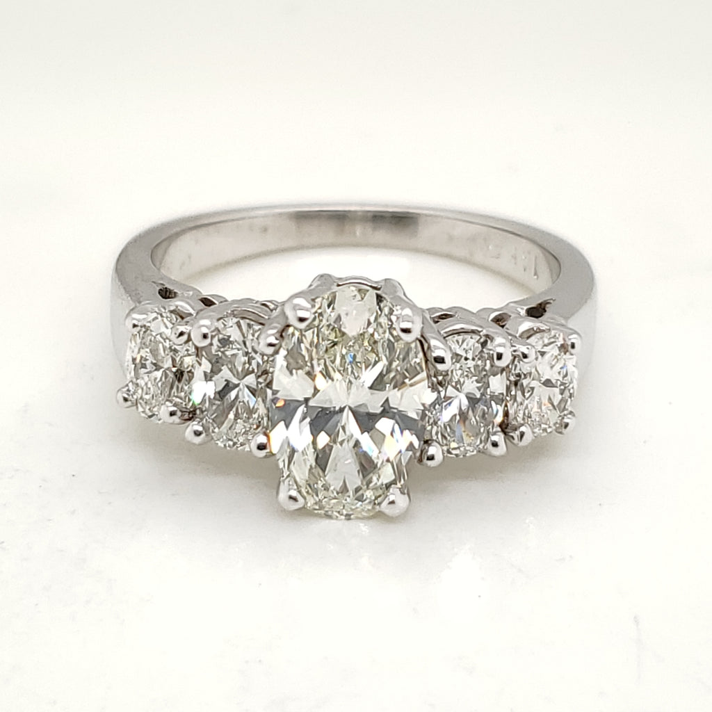 14kt White Gold 1.55 Carat Oval Cut Diamond Engagement Ring