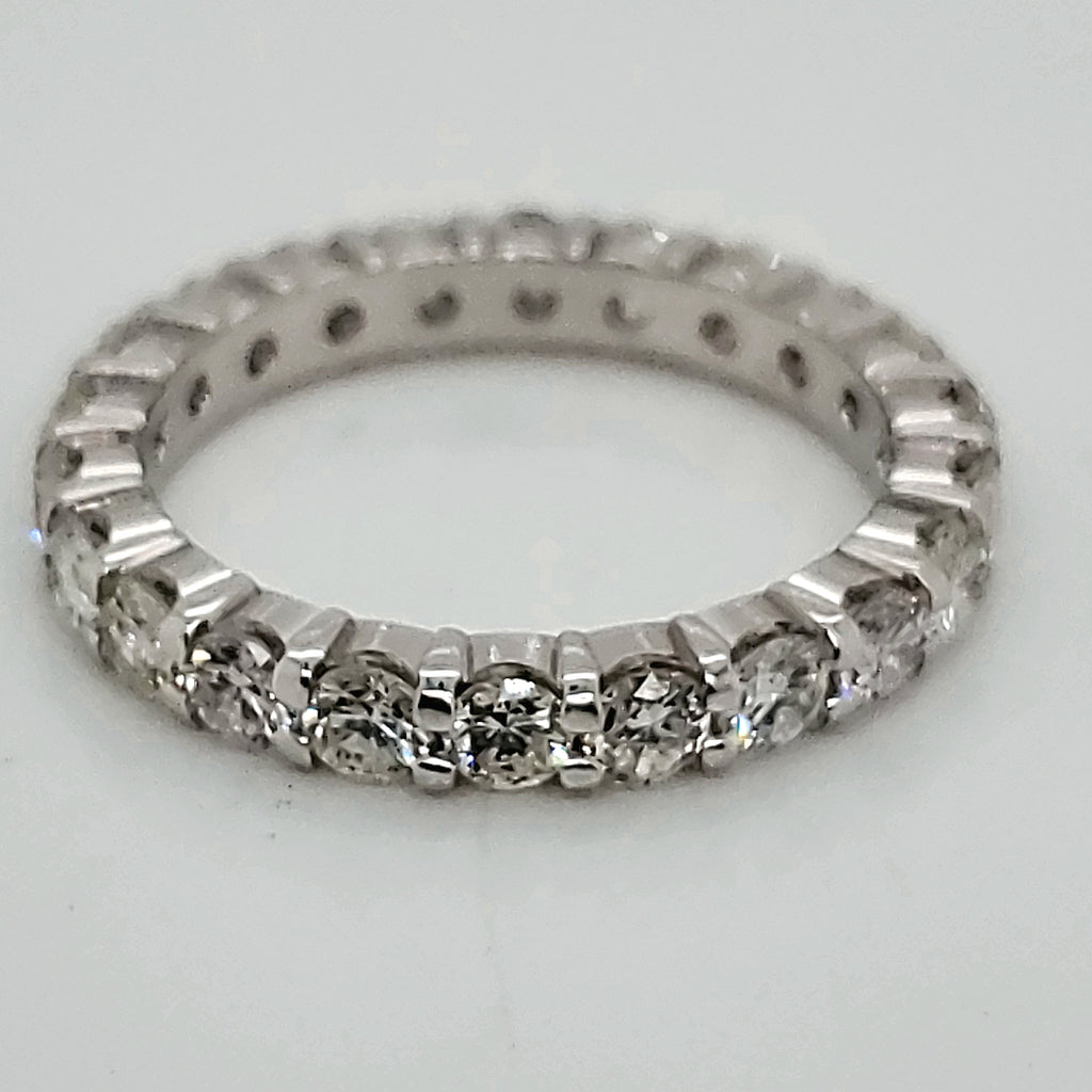 1.92 Carat total Weight Shared Prong Diamond Eternity Band