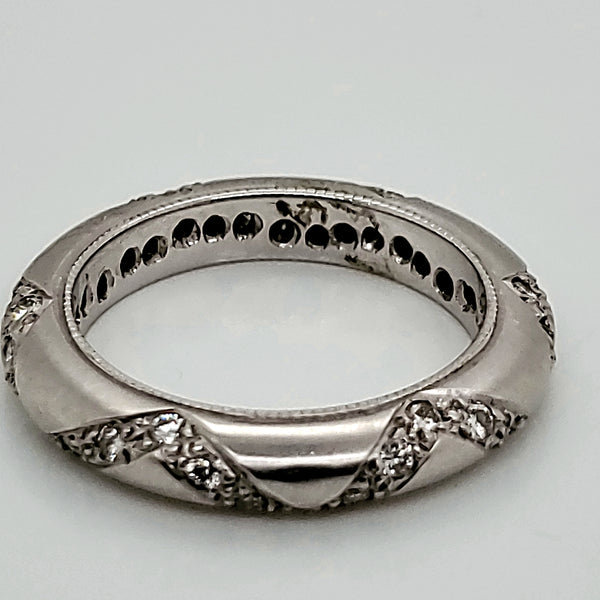 18kt White Gold Diamond Wedding Band