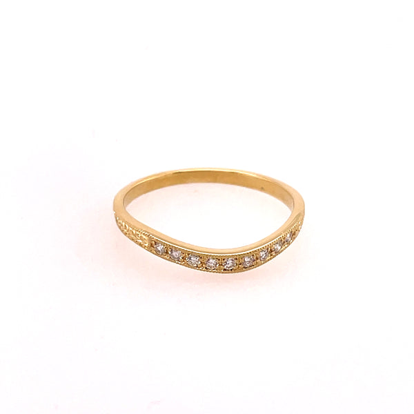 18kt Yellow Gold Curved Diaond Wedding Band