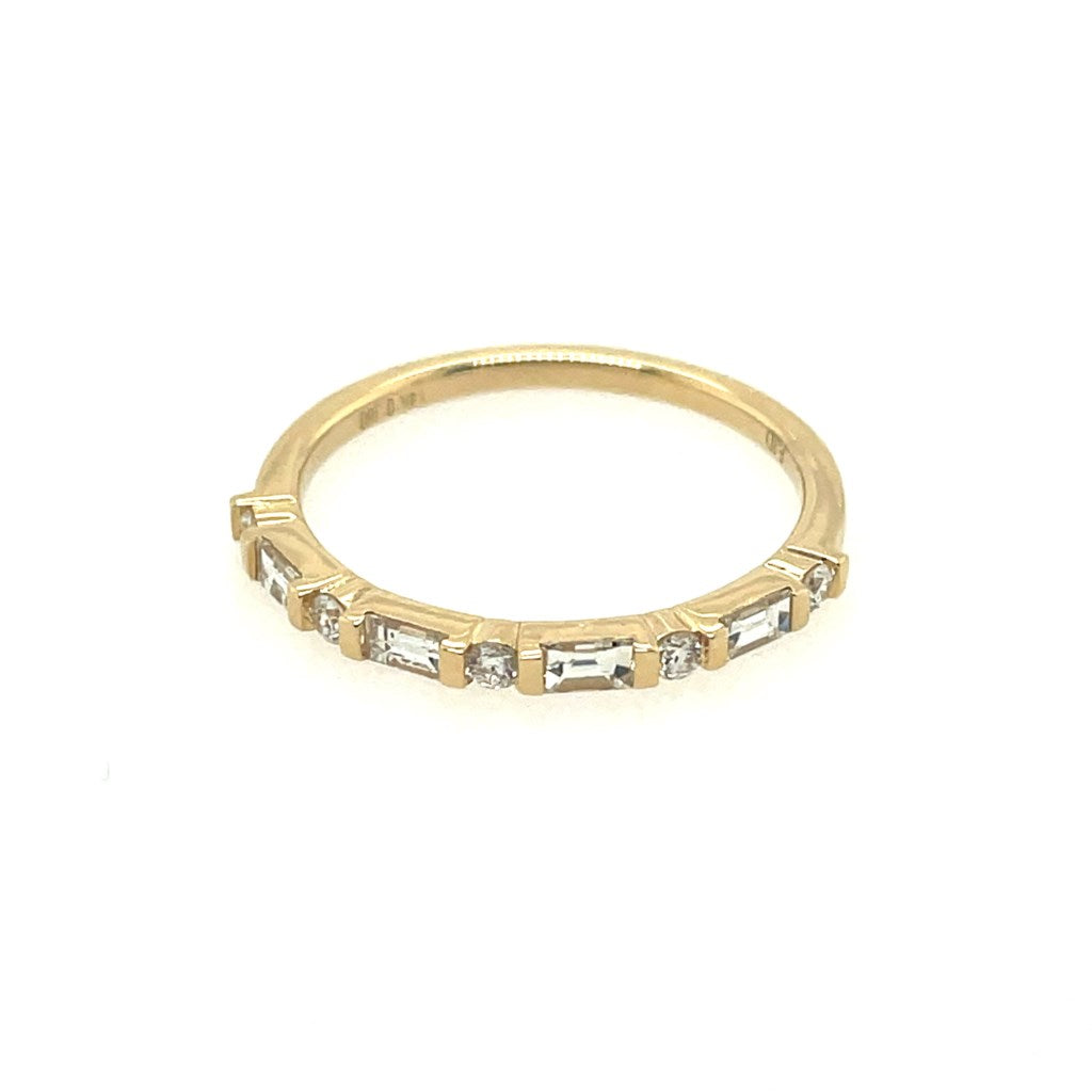 14kt Yellow Gold Alternating Diamond Wedding Band