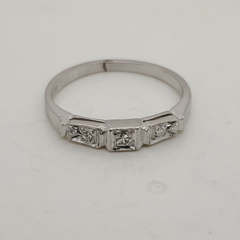 Vintage Platinum Round Diamond Wedding Band