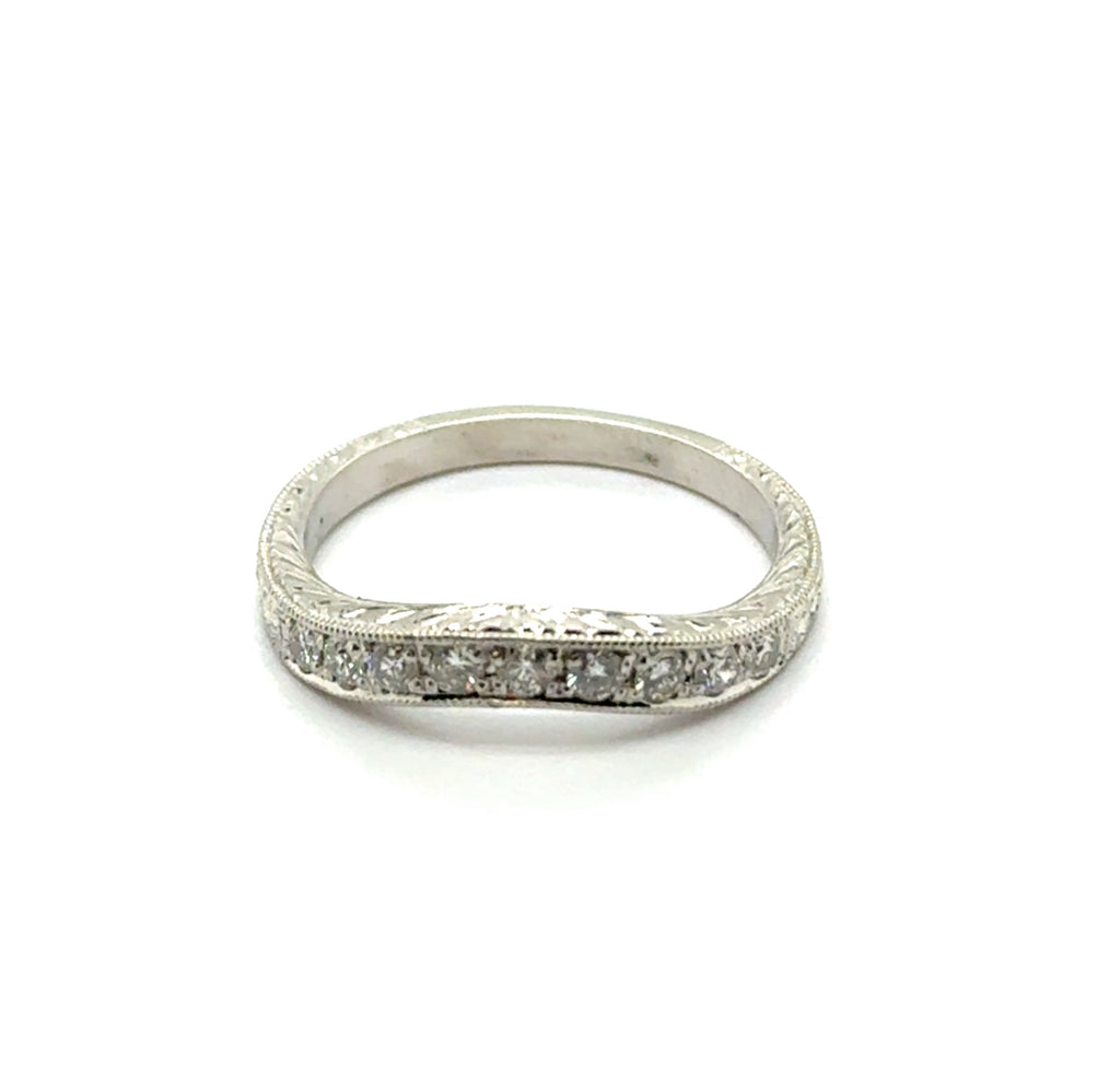0.30 Ctw Platinum Engraved Curved Diamond Wedding Band