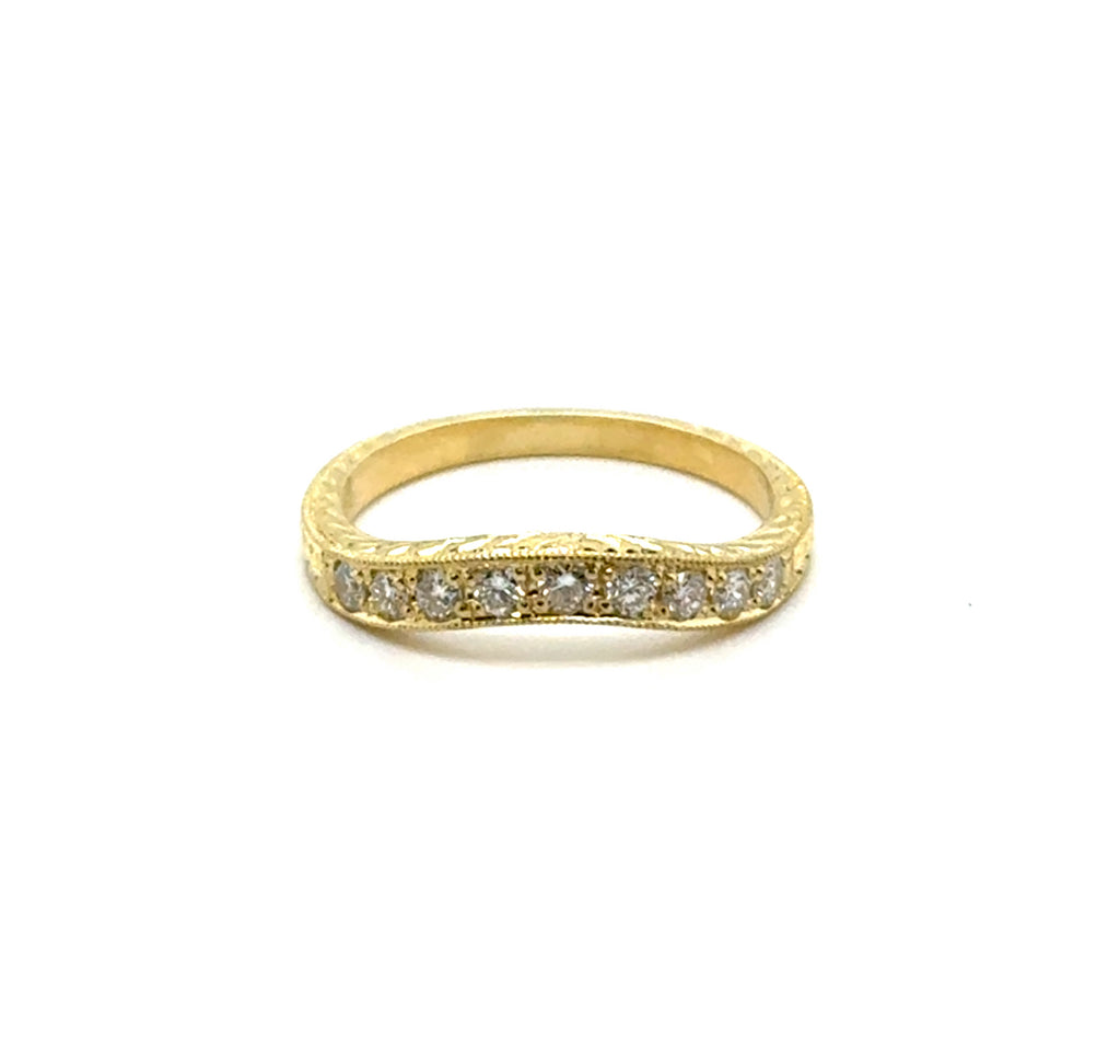 0.30 Ctw 18kt Yellow Gold Engraved Curved Diamond Wedding Band