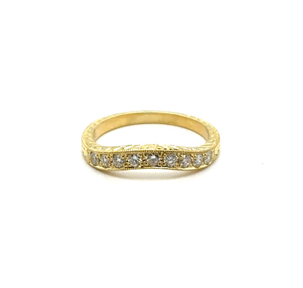 0.30 Ctw 18kt Yellow Gold Engraved Curved Diamond Wedding Band