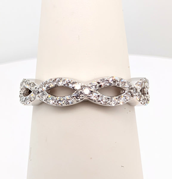 14K White Gold Infinity Motif Diamond Band 0.50cttw