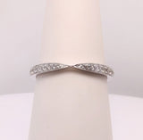 18K White Gold Pinched Center Diamond Band 0.18cttw