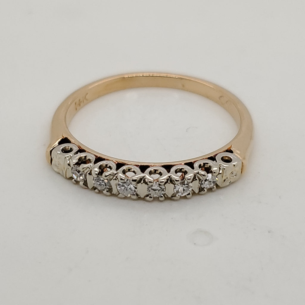Vintage 14kt Yellow Gold Fishtail Style Diamond Wedding Band