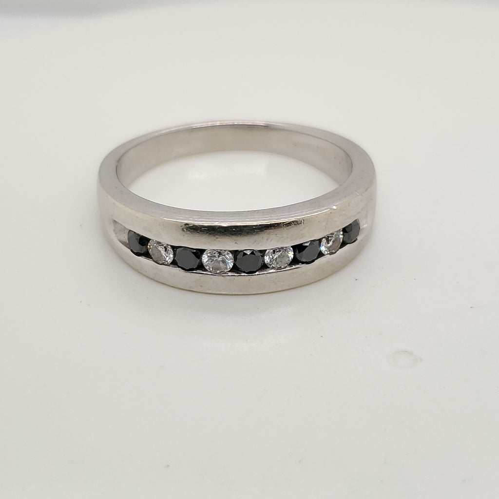 14kt White Gold White and Black Diamond Wedding Band
