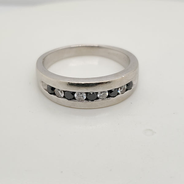 14kt White Gold White and Black Diamond Wedding Band
