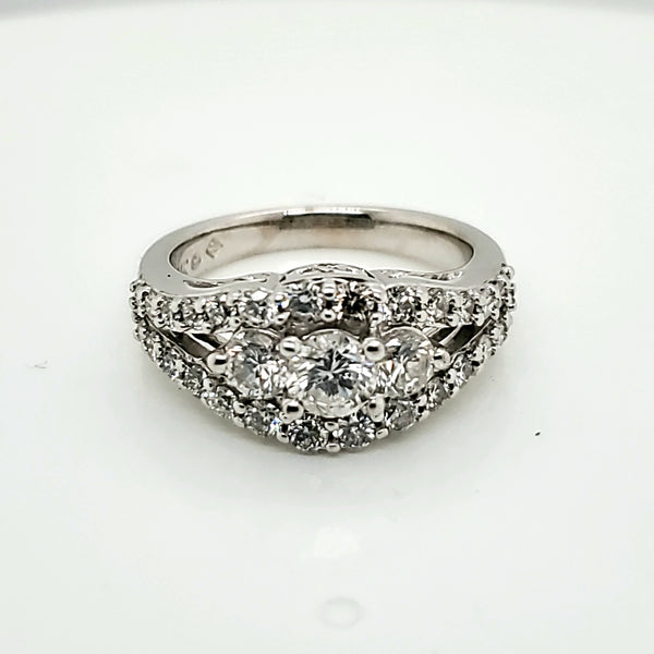 14kt White gold and Diamond Ring