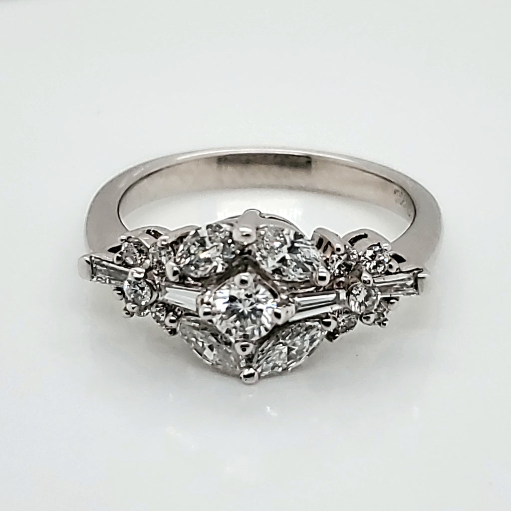 18kt White Gold Diamond Ring