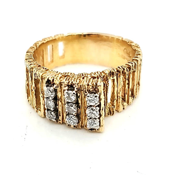 18kt Yellow Gold Bark Finish Diamond Ring