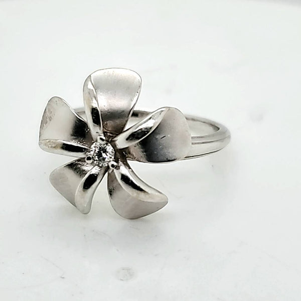 14Kt White Gold And Diamond Flower Ring