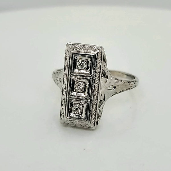 Art Deco 18kt White gold Three Diamond Ring