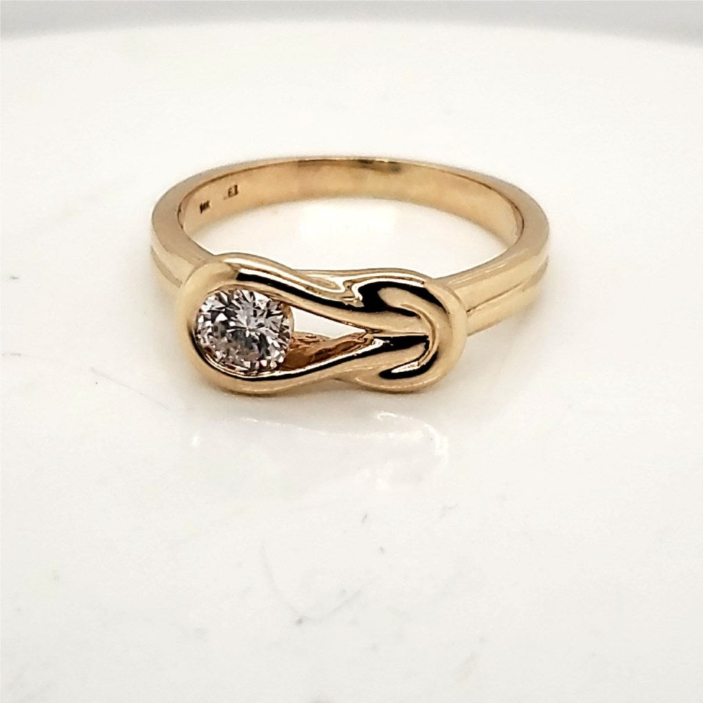 14kt Yellow Gold and Diamnd Knot Style Ring