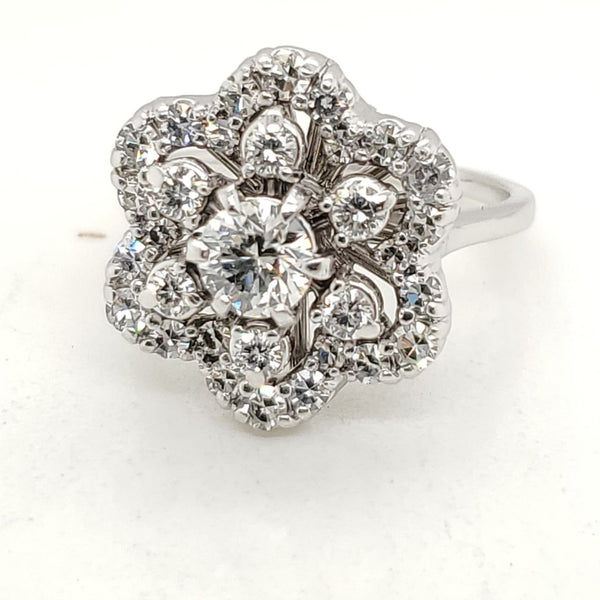 18kt White Gold Star Shaped Diamond Ring