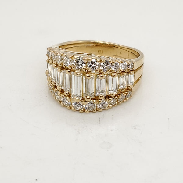 18kt Yellow Gold Round and Baguette Cut Diamond Ring