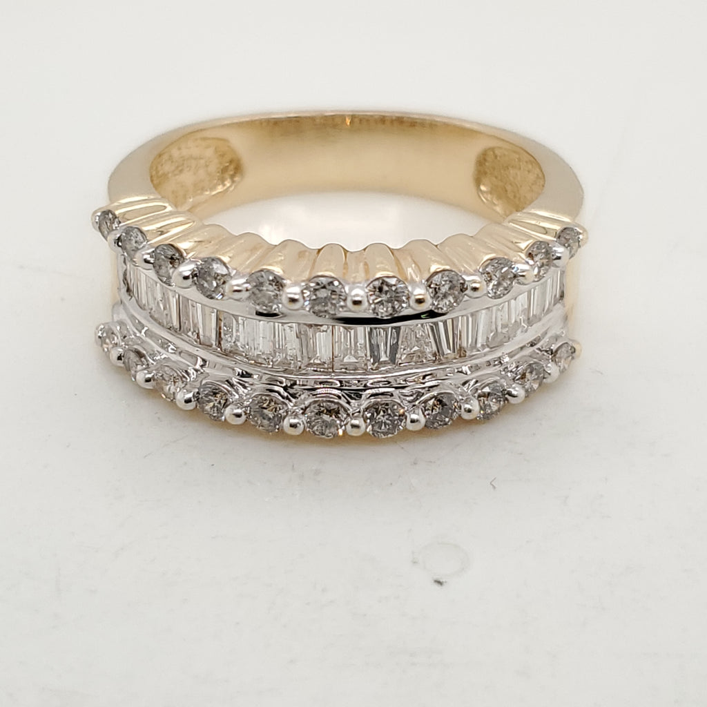 14kt White Gold Round and Baguette Diamond Ring