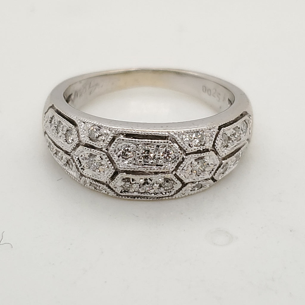 18kt White Gold Diamond Ring
