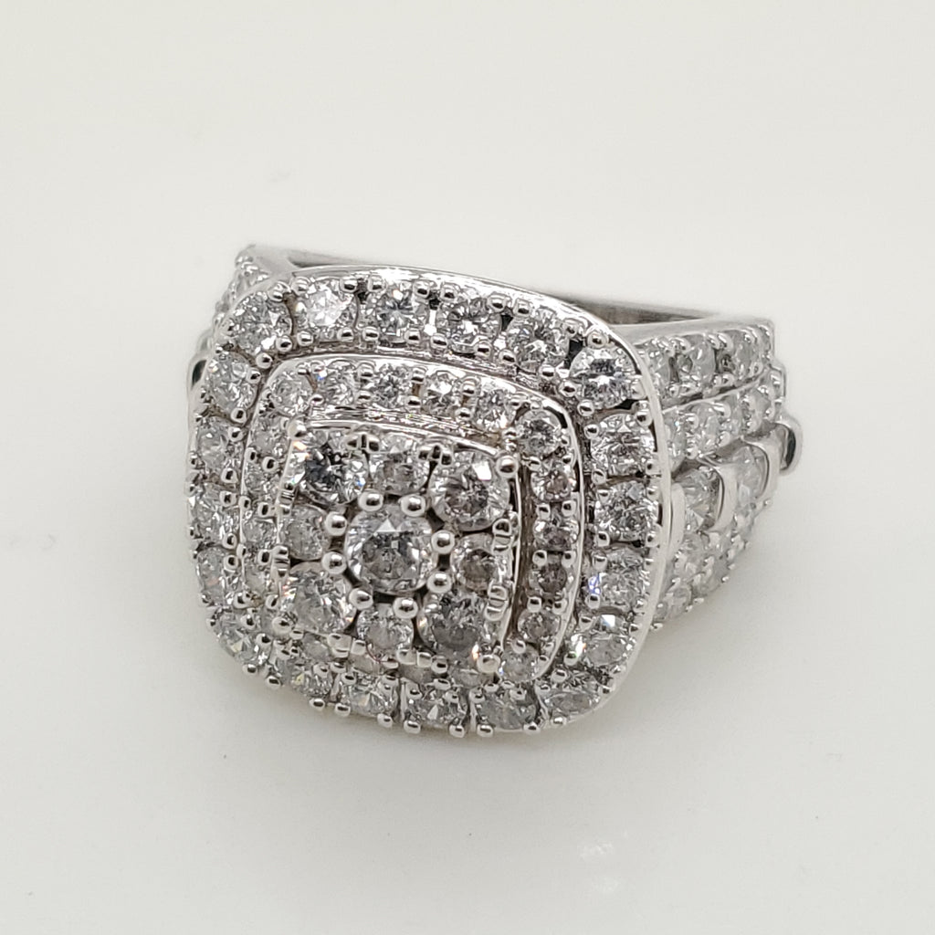 14kt White Gold 1.76 Carat Total Weight Diamond Ring