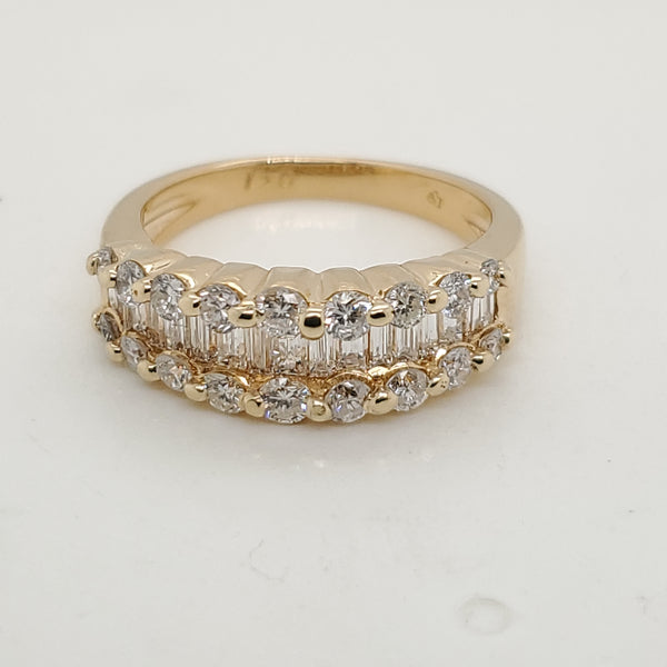 18kt Yellow Gold Round and Baguette Diamond Ring