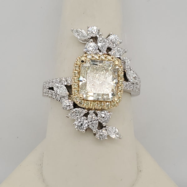 18Kt White Gold Fancy Yellow Diamond Ring