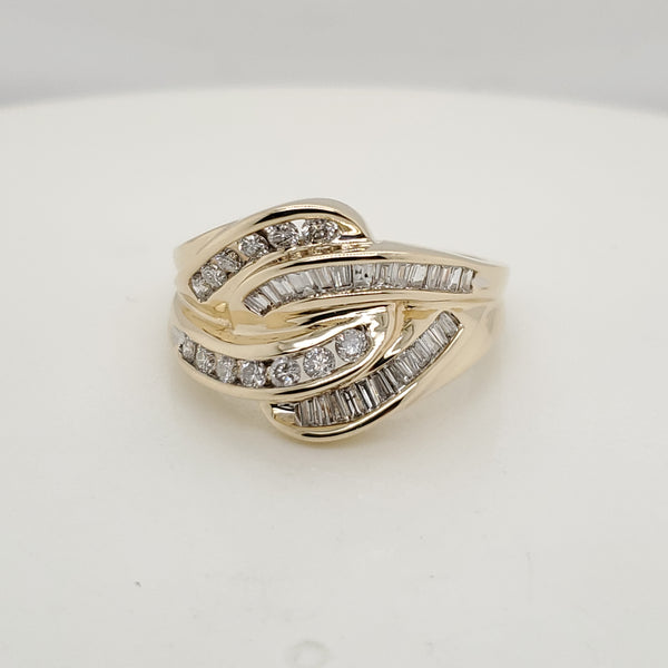 14kt Yellow Gold Round and Baguette Diamond Ring