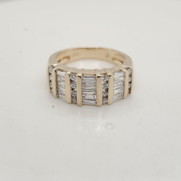 14kt Yellow Gold Round and Baguette Diamond Ring
