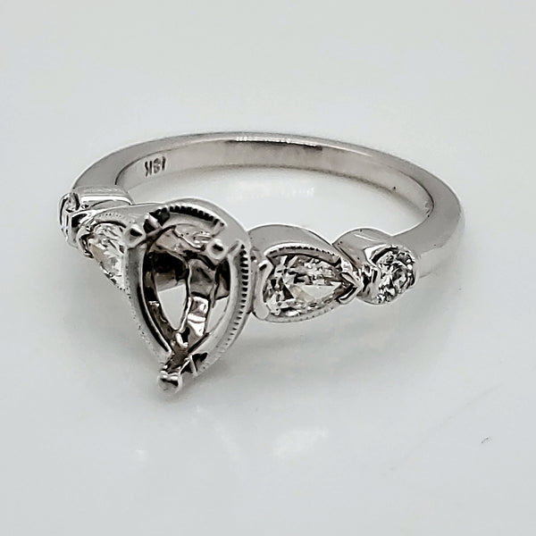 18kt White gold and Diamond Engagement Ring Mounting